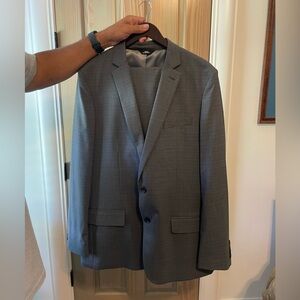 Haggar Classic Gray Suit - Slim Fit